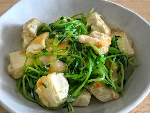 鶏肉と豆腐、豆苗のとろみ炒め